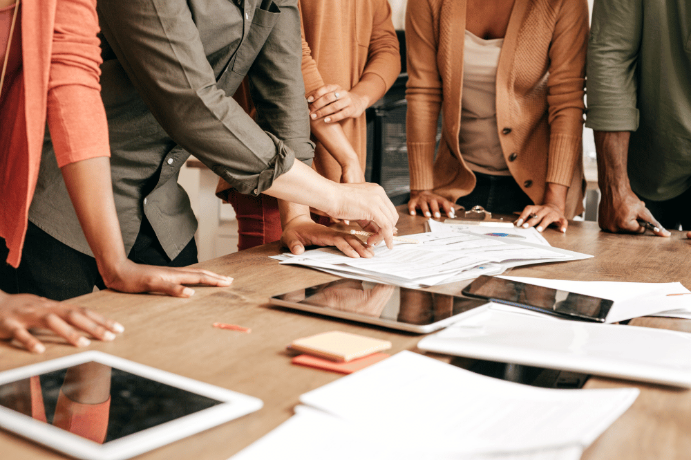 Marketing-Team plant Kampagne – Strategieentwicklung für soziale Netzwerke