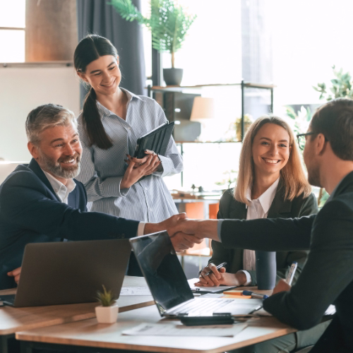 Vertrauensvolle Zusammenarbeit bei HAI Strategies – Digitalagentur mit Strategie für langfristige Kundenpartnerschaften