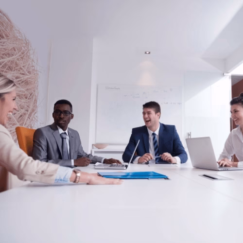 Design-Workshops für Unternehmenskommunikation bei HAI Strategies Kreatives Team entwickelt Grafikdesign-Konzepte für Unternehmen – HAI Strategies